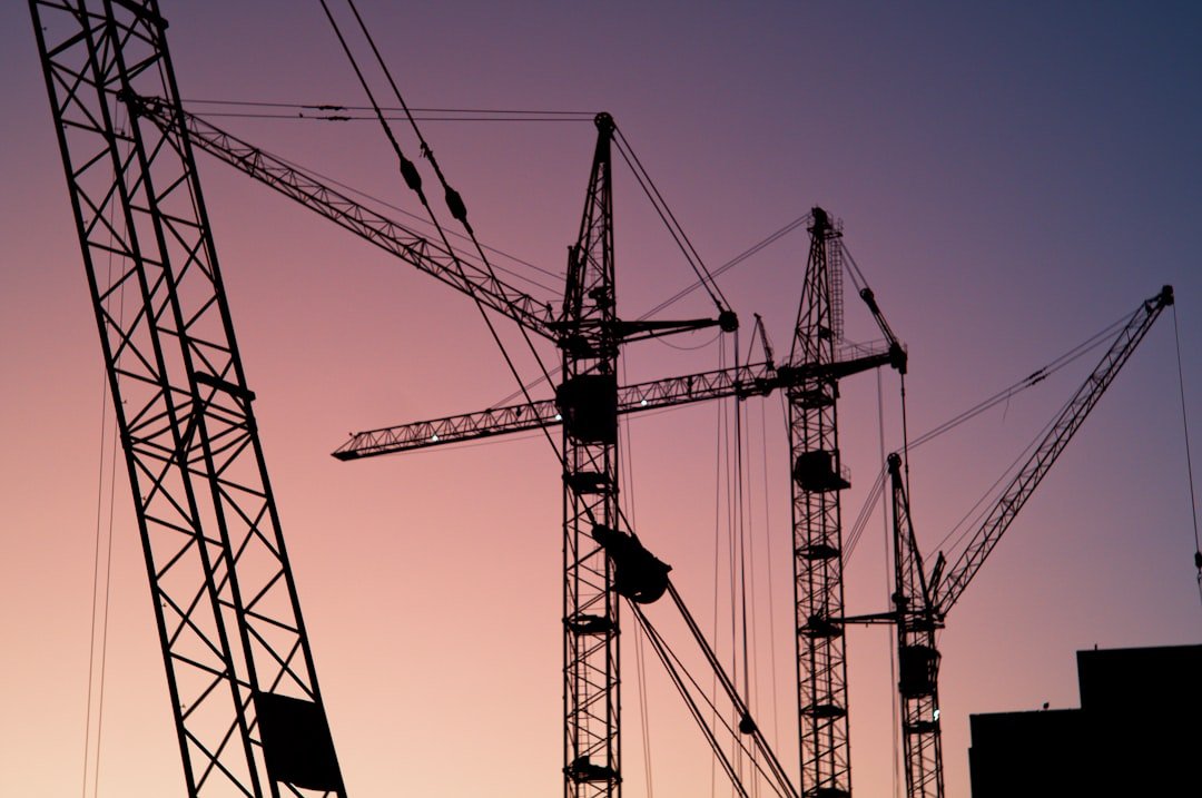several-tower-cranes-c9p30e94ouu